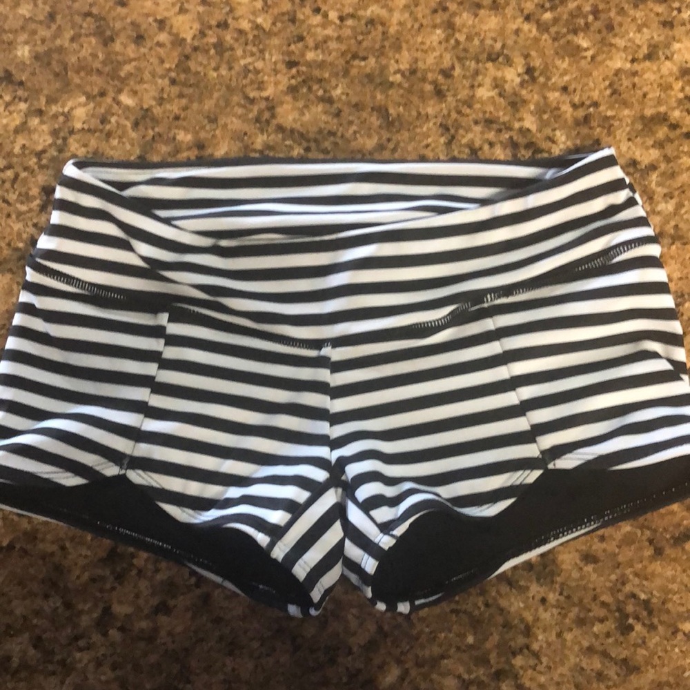 Women’s Vull Sport Tulip Work Out shorts